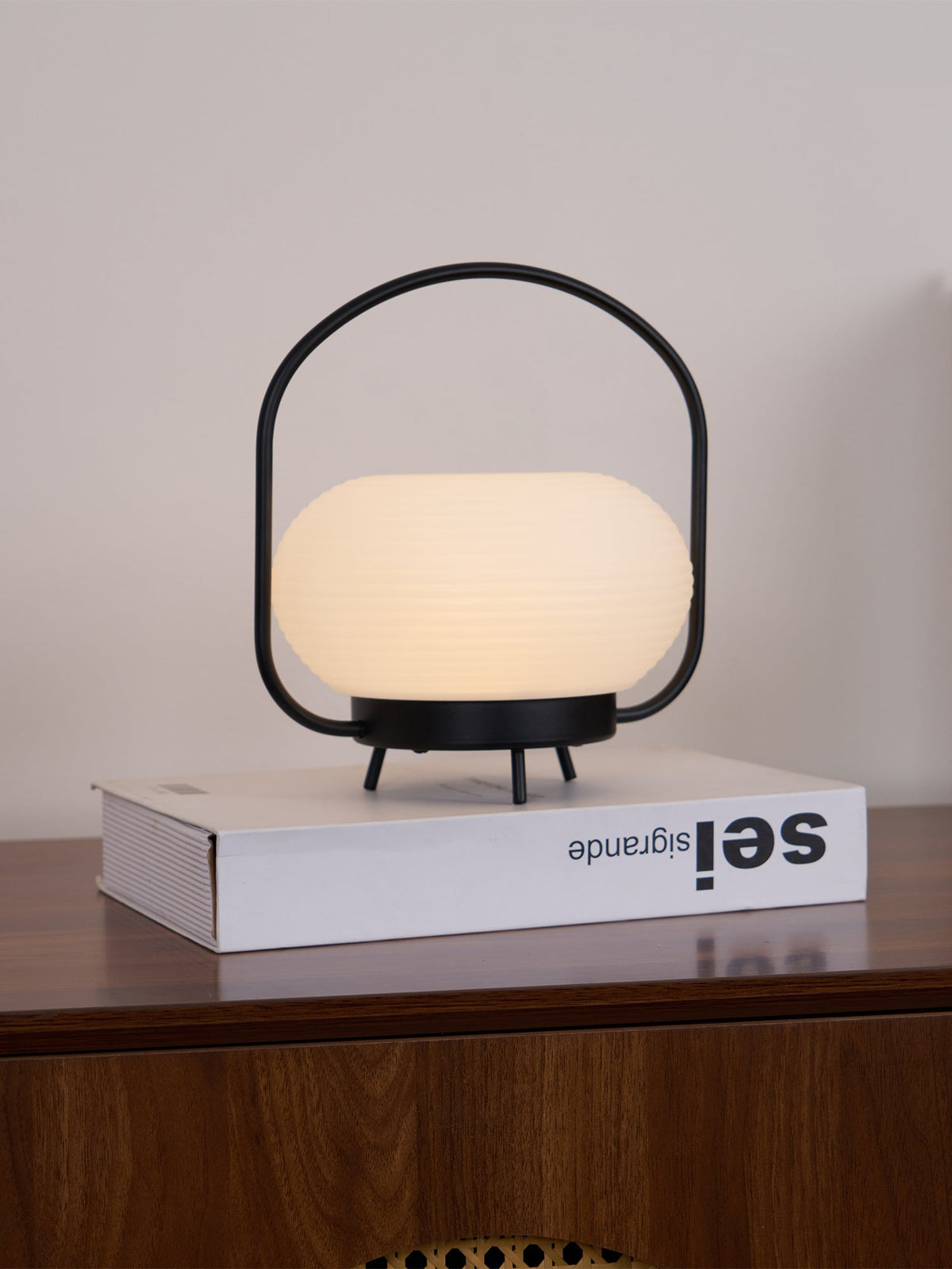 Saelan minimalistisch tafellamp
