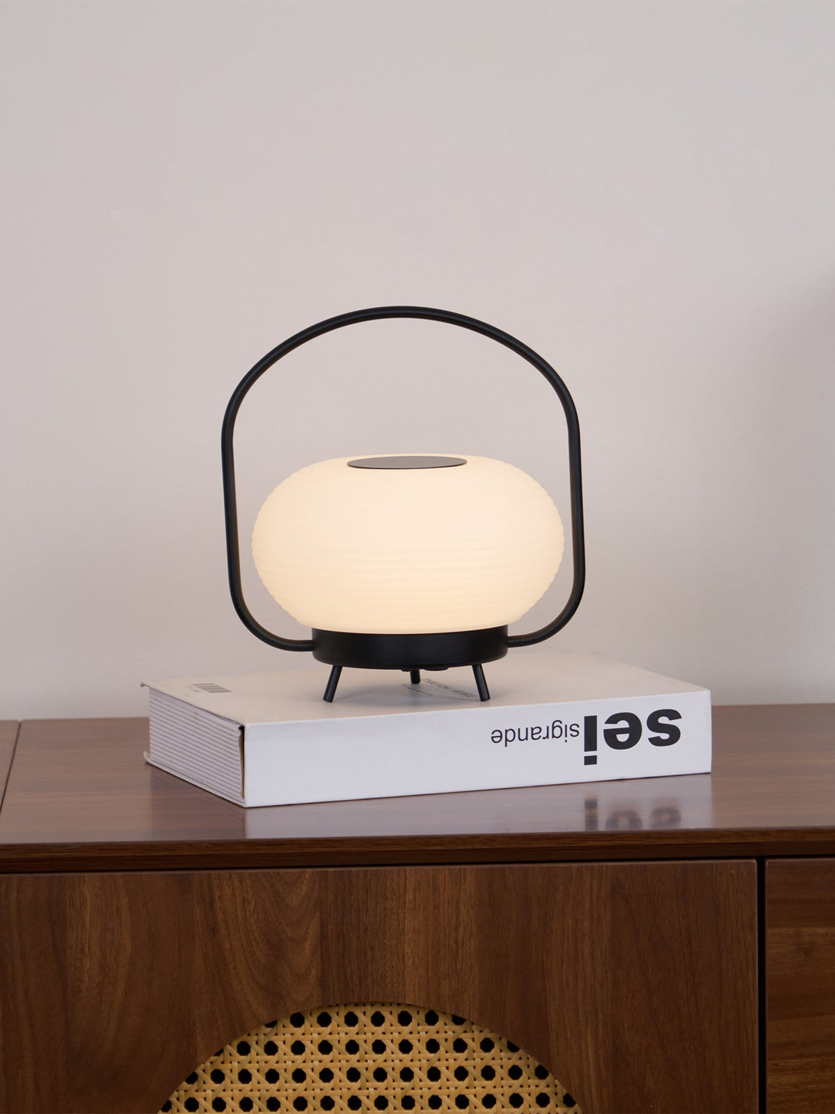 Saelan minimalistisch tafellamp
