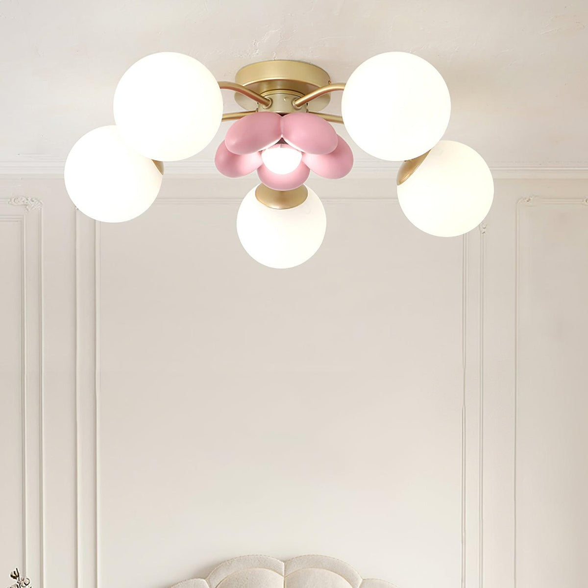 Nirox plafondlamp met Roze Bloemblaadjes