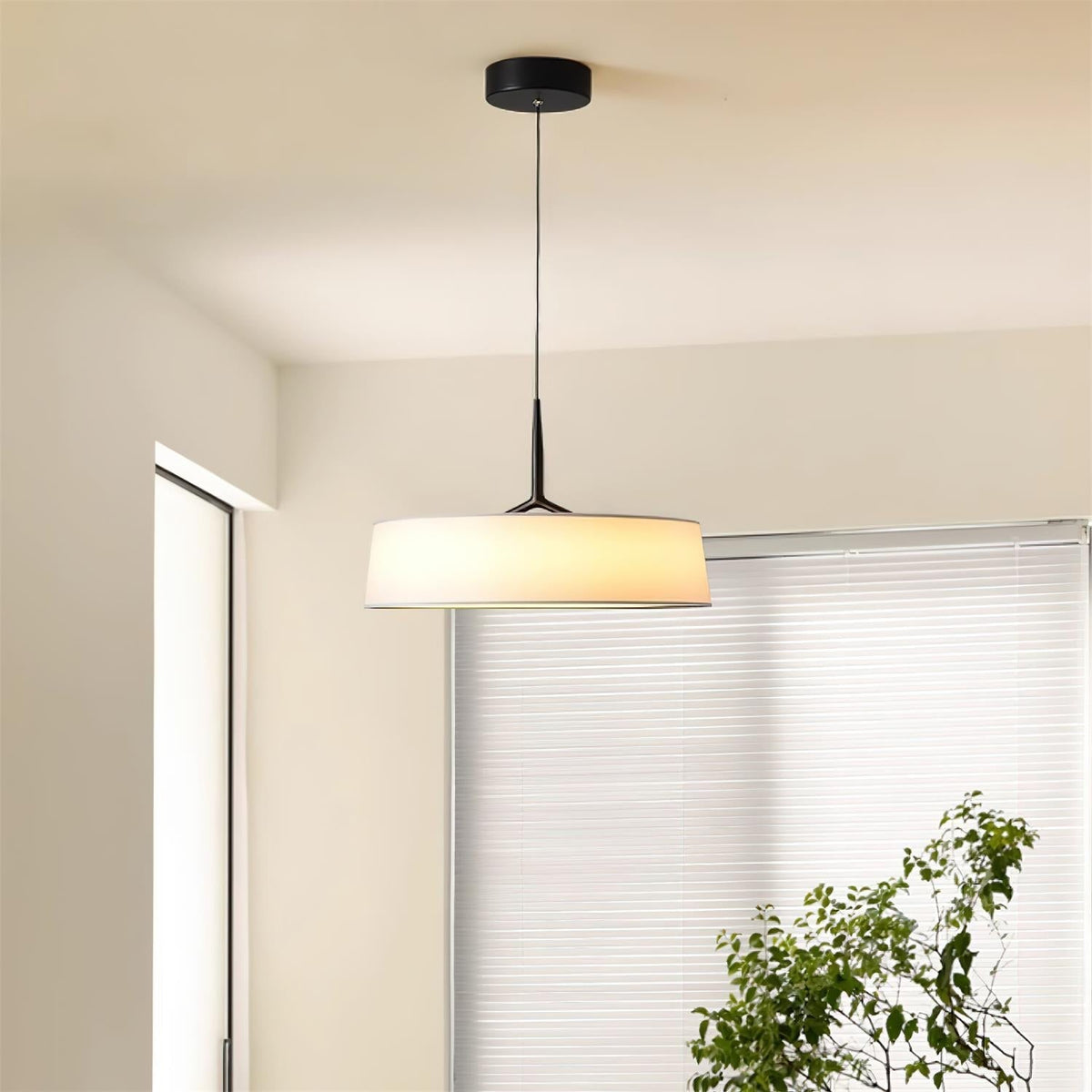 Liora hanglamp witte stof trommel zwart minimalistisch