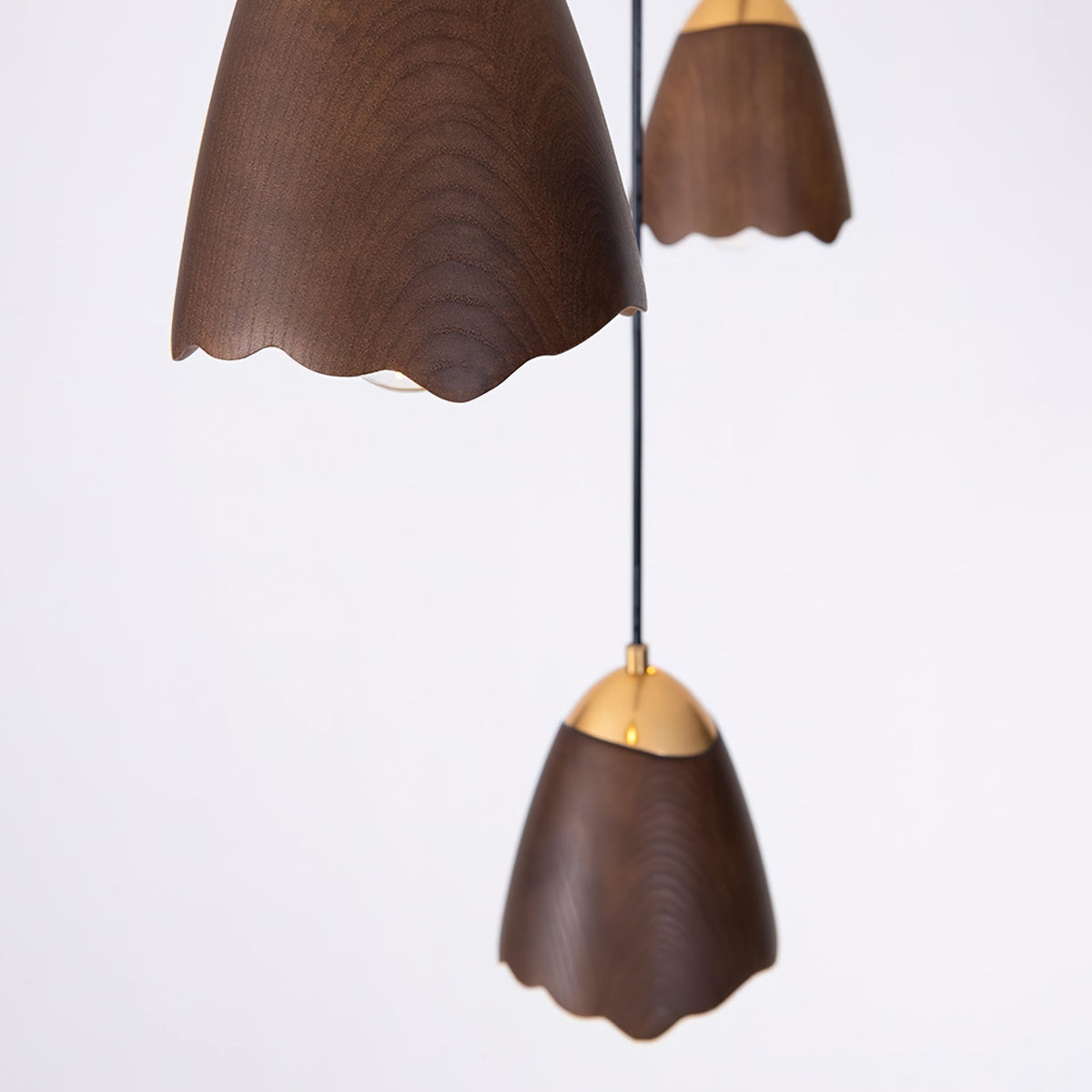 Sartin moderne minimalistische hanglamp van walnoothout