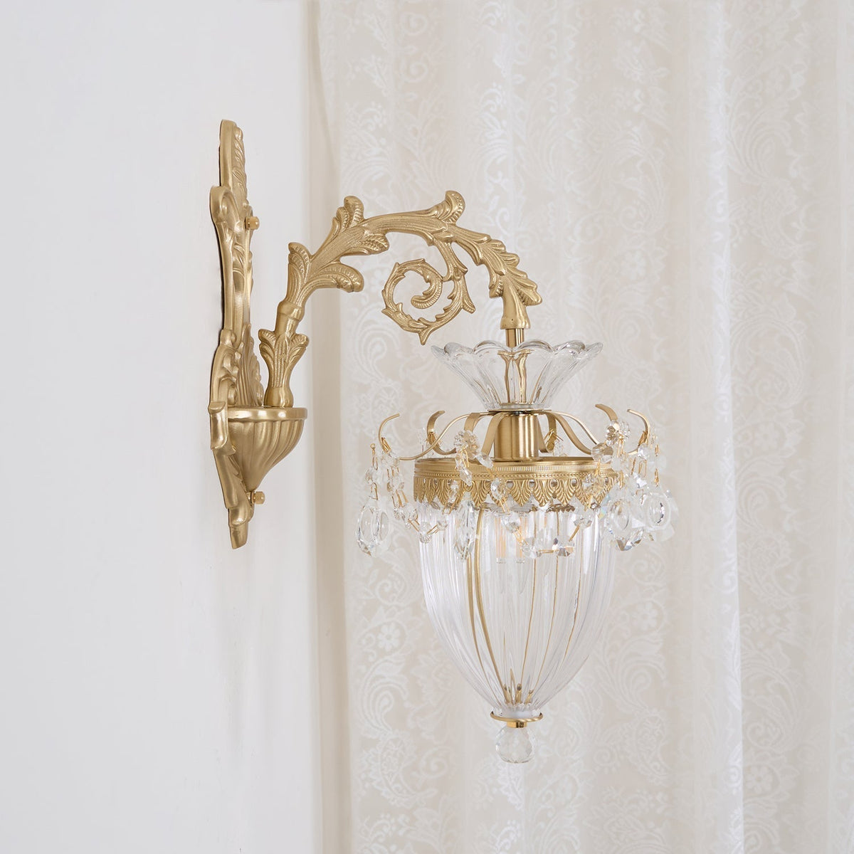 Vireon wandlamp goudkleurige afwerking dubbele wandlamp modern