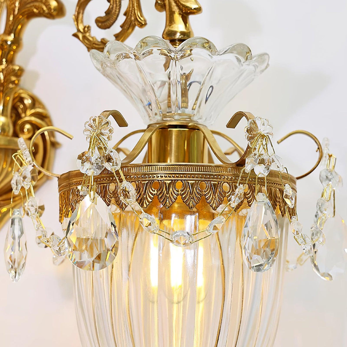 Vireon wandlamp goudkleurige afwerking dubbele wandlamp modern