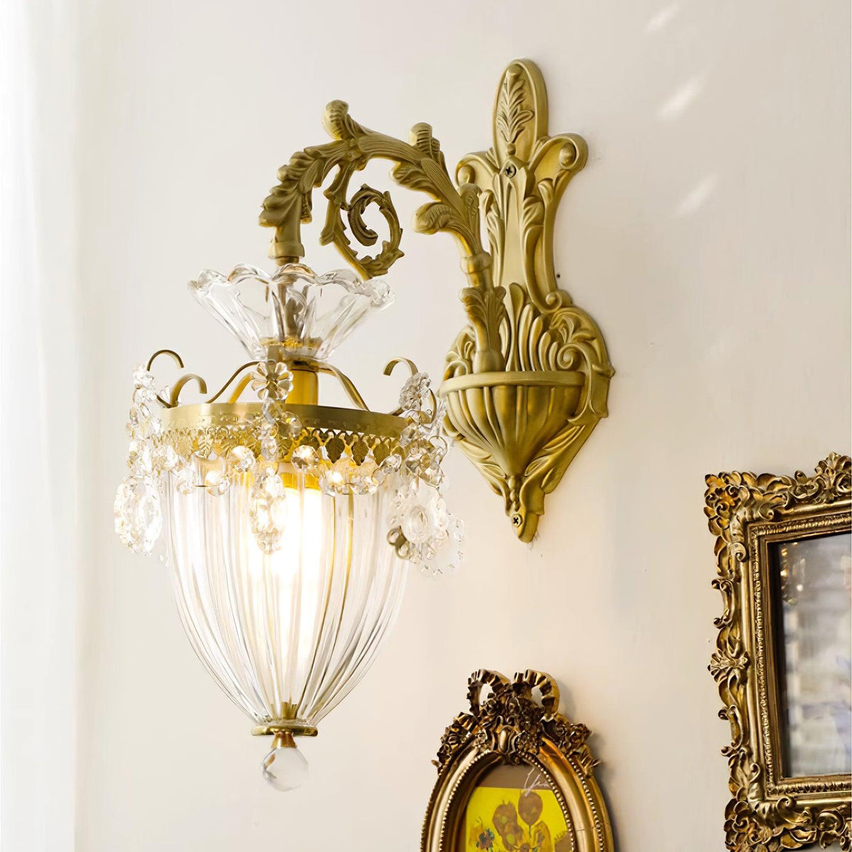 Vireon wandlamp goudkleurige afwerking dubbele wandlamp modern