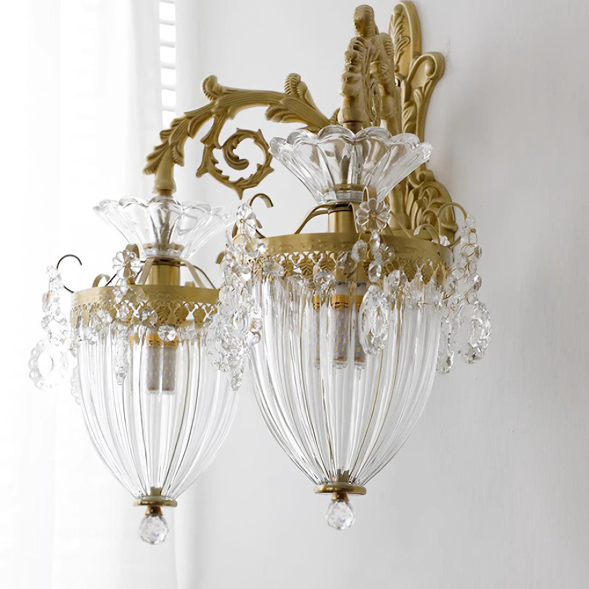 Vireon wandlamp goudkleurige afwerking dubbele wandlamp modern