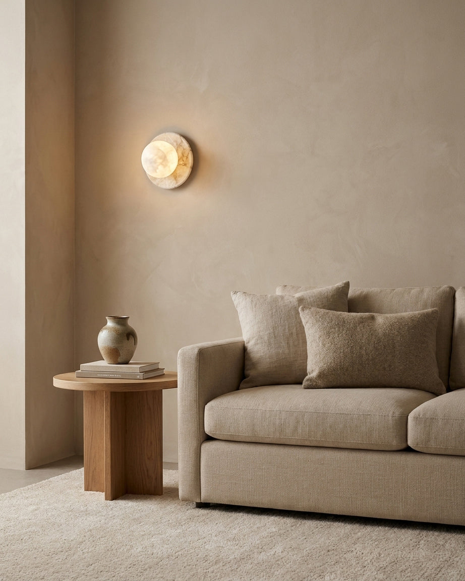 Niveeria bolvormige albasten wandlamp