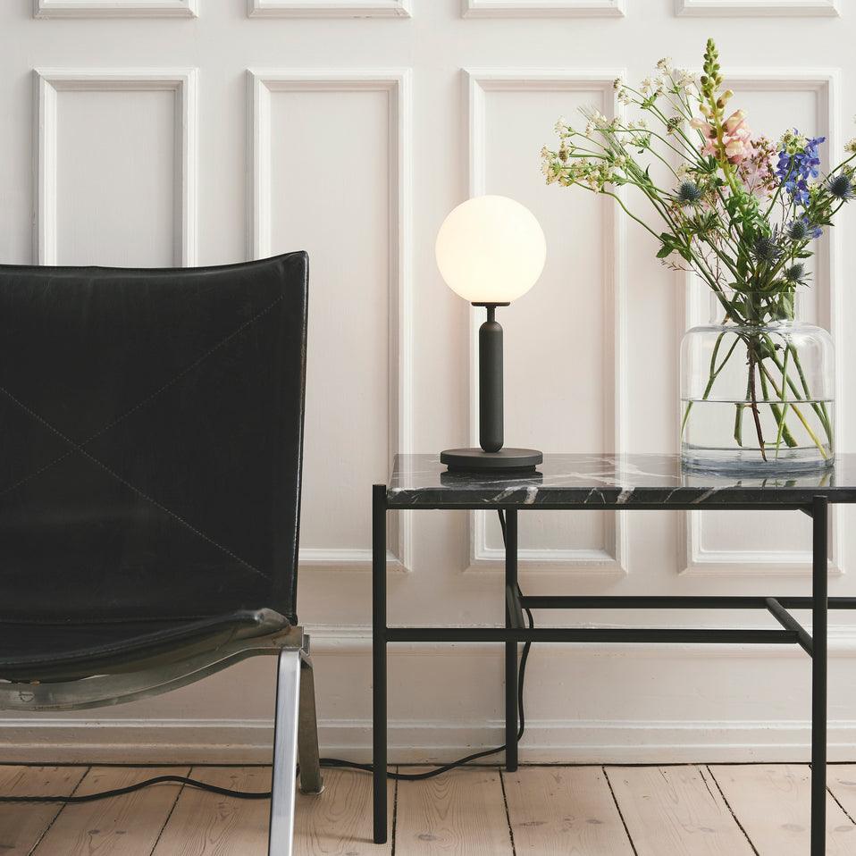 Eirelielle minimalistische tafellamp met glas