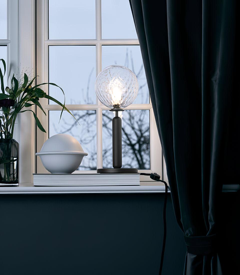 Eirelielle minimalistische tafellamp met glas