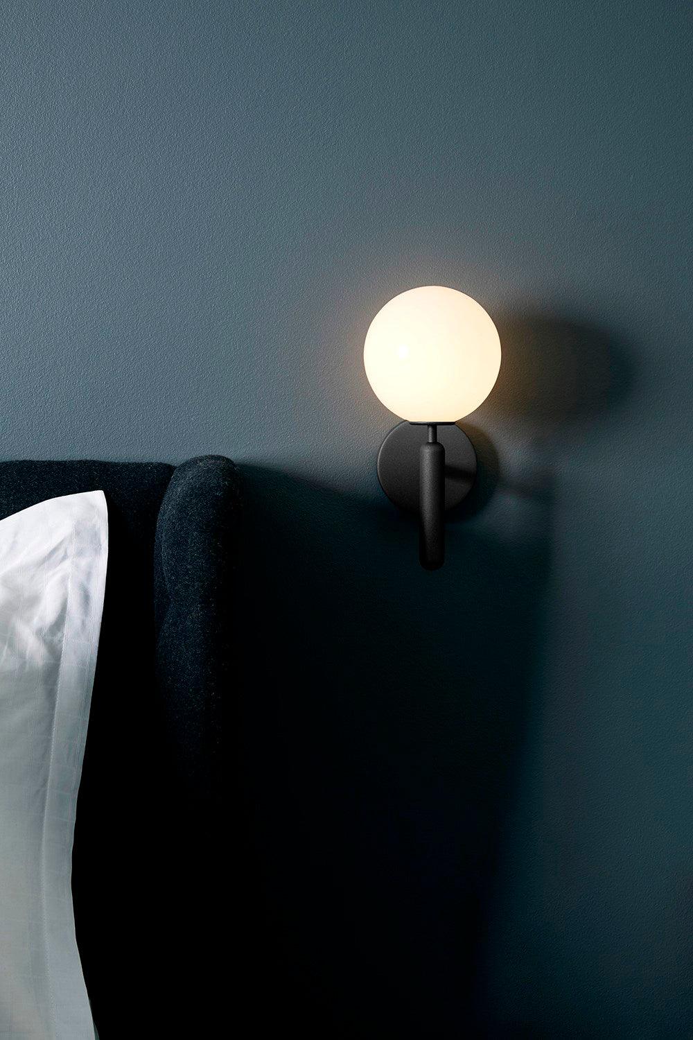 Kynlo wandlamp met stekker, glazen bol Nordic