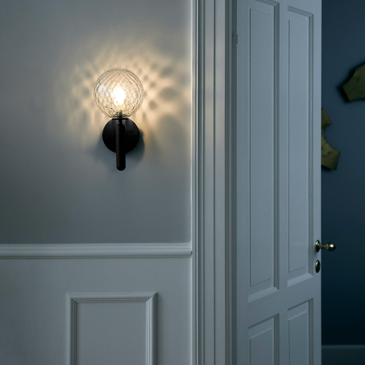 Kynlo wandlamp met stekker, glazen bol Nordic