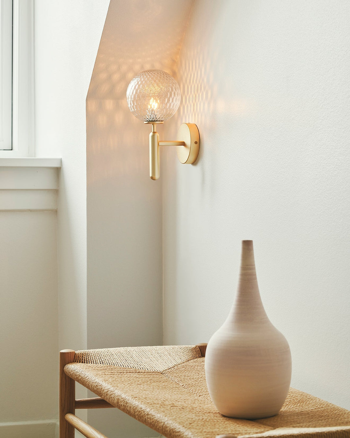 Kynlo wandlamp met stekker, glazen bol Nordic