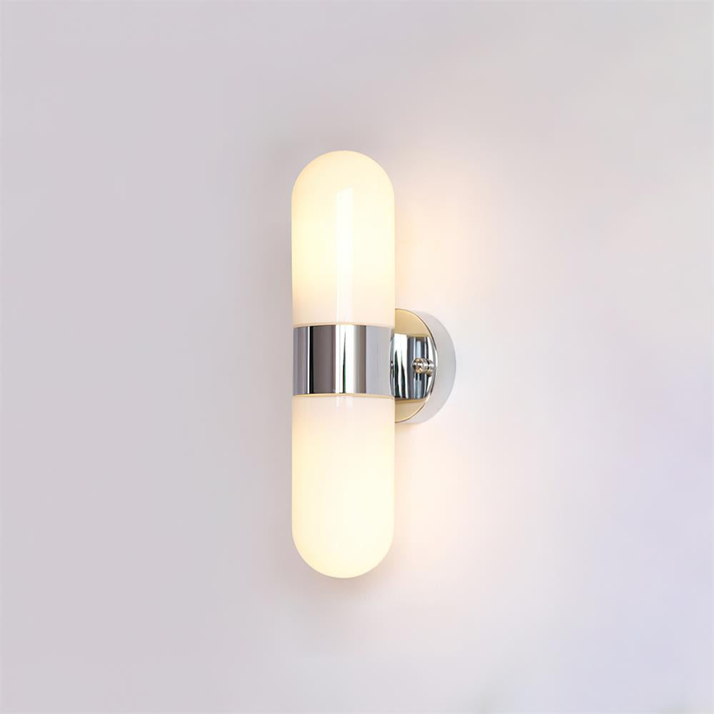 Moderne wandlamp van metaal en glas met minimalistisch ontwerp voor de slaapkamer