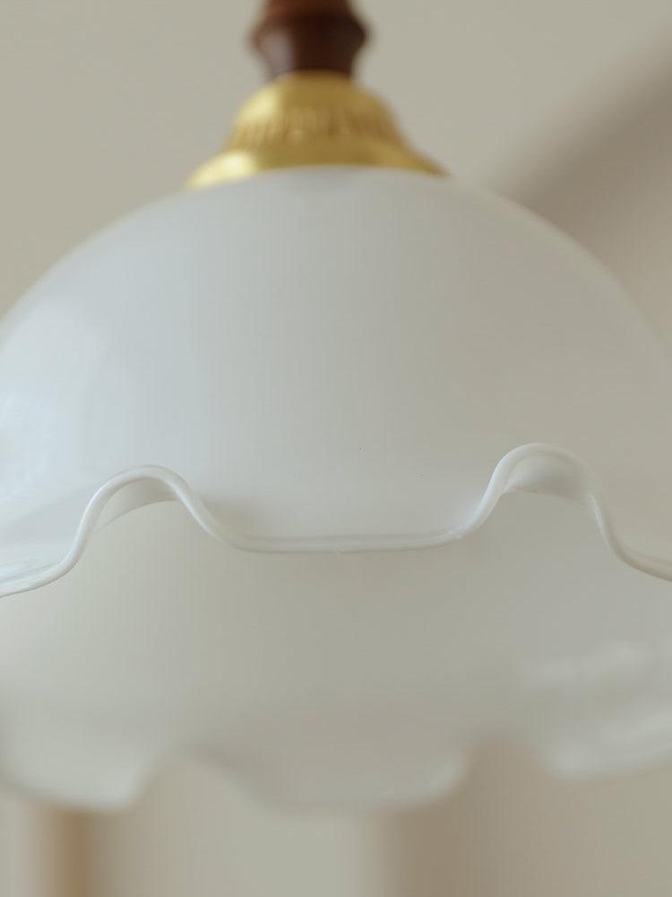 Floria hanglamp met melkachtige bloemmotief