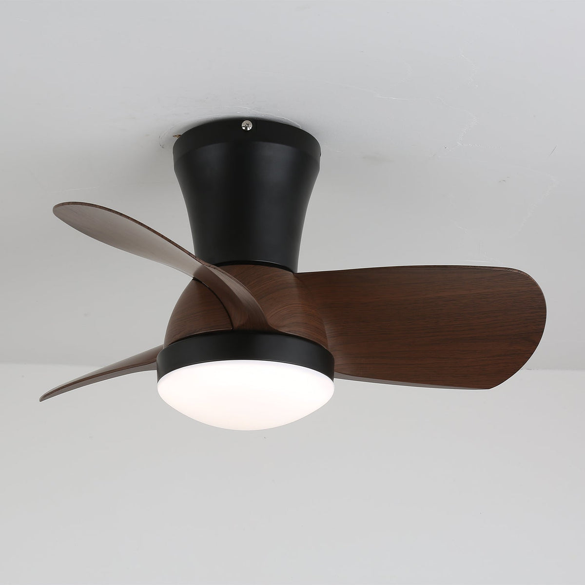 Aldaira Moderne plafondventilator met verlichting van walnoothout