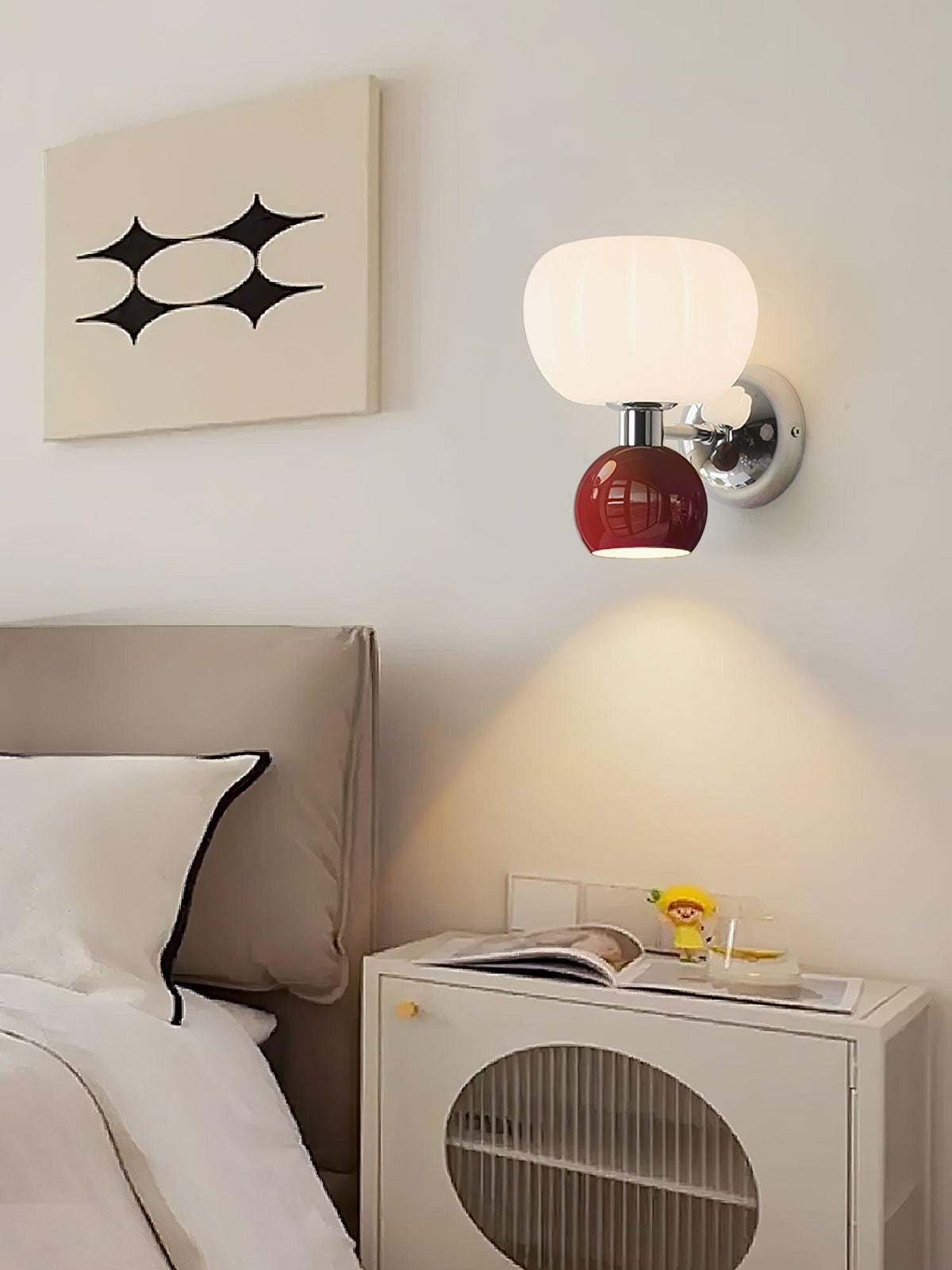Jorvin Noordse kunstzinnige wandlamp van crèmekleurige kunststof