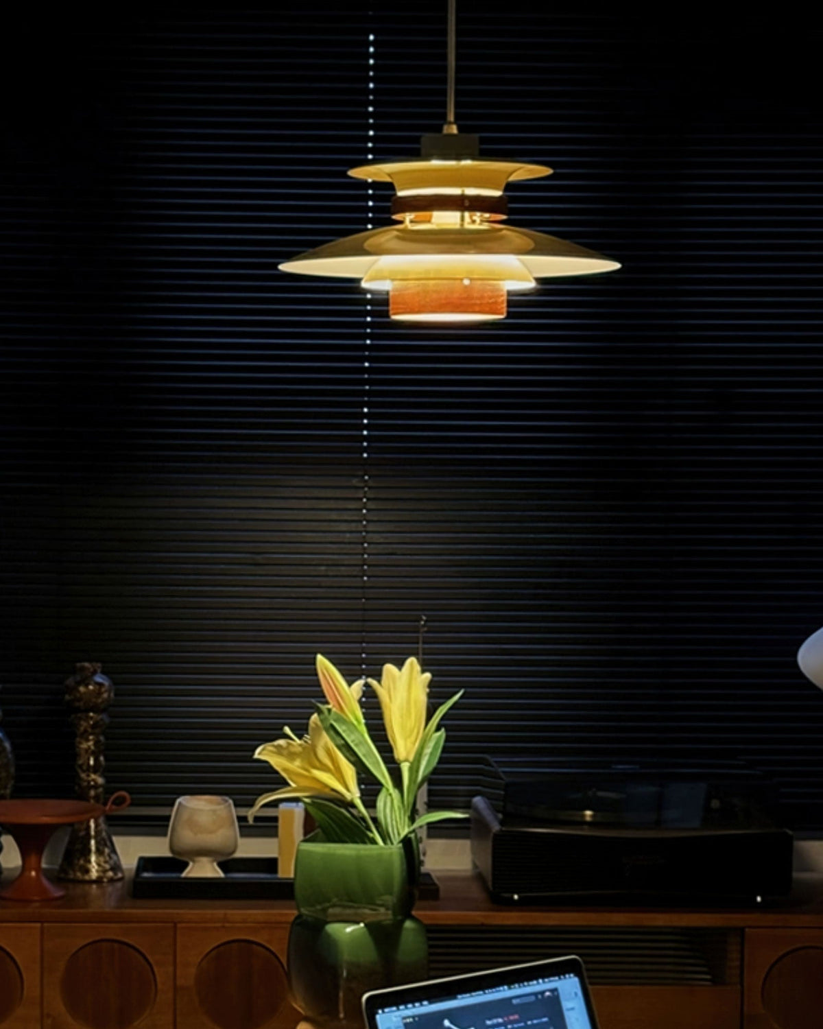 Xyla hanglamp van hout met gelagen kapje Scandinavisch voor eetkamer