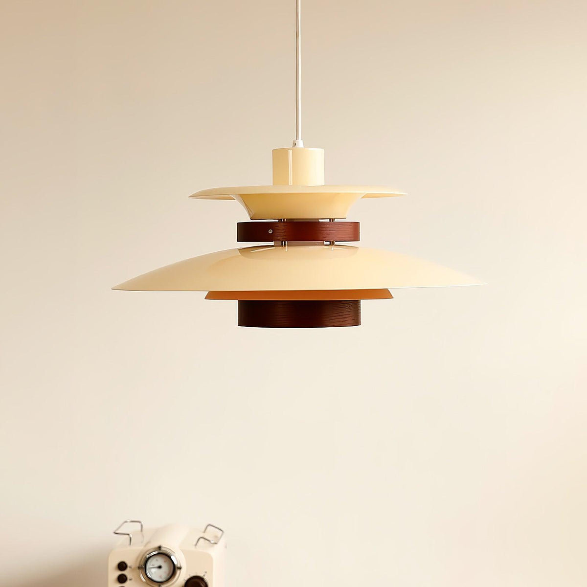 Xyla hanglamp van hout met gelagen kapje Scandinavisch voor eetkamer
