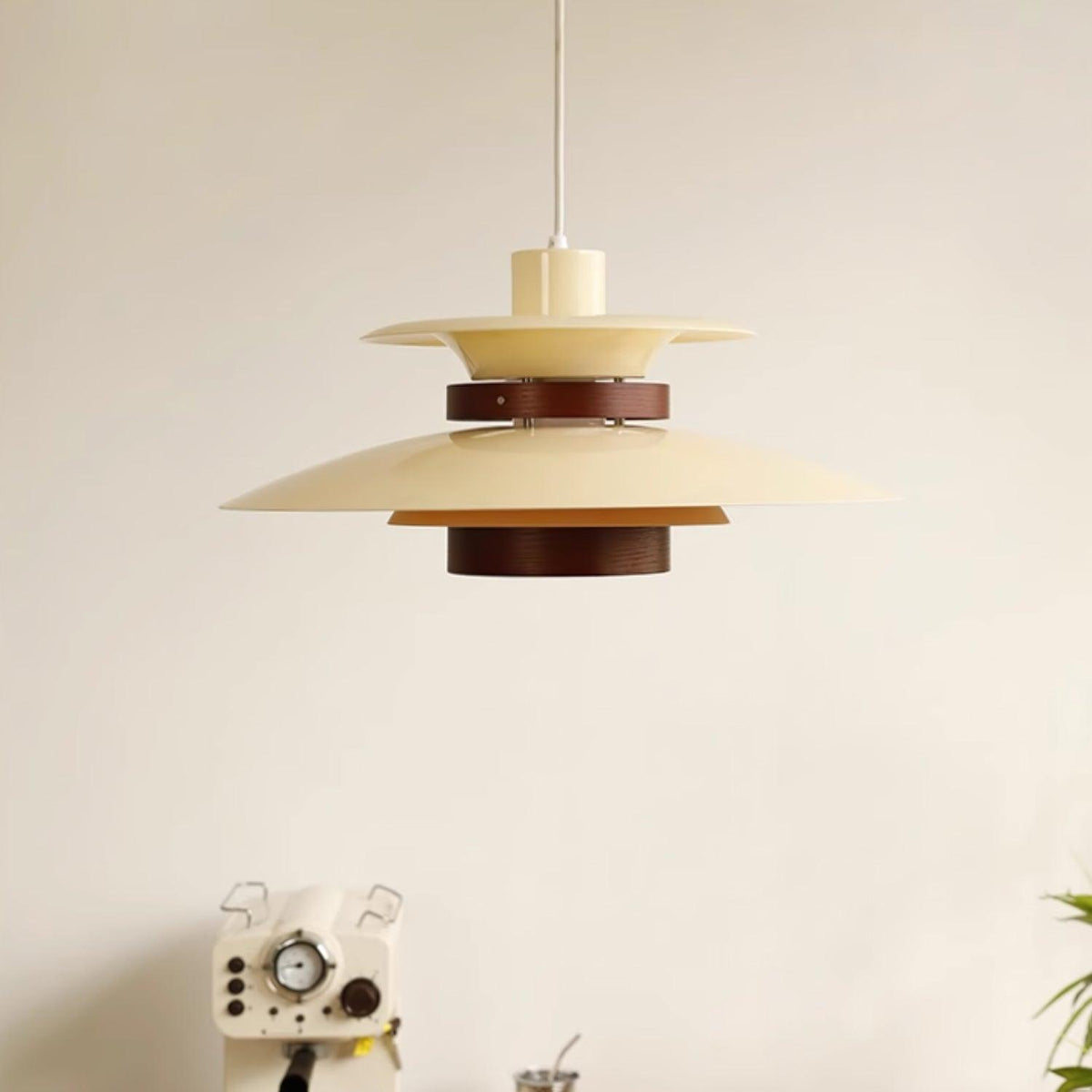 Xyla hanglamp van hout met gelagen kapje Scandinavisch voor eetkamer