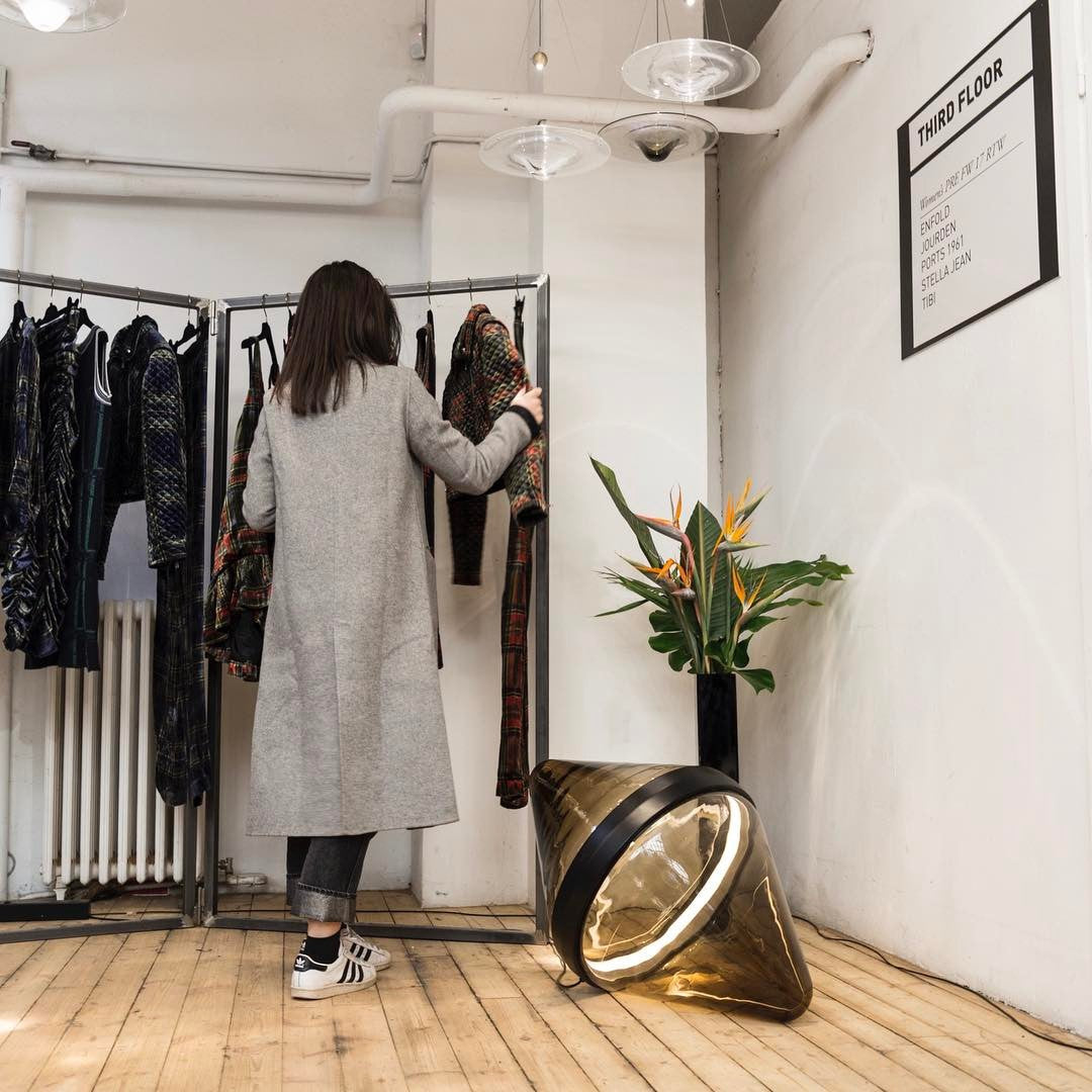 Aurivine hanglamp van messing met minimalistisch ontwerp