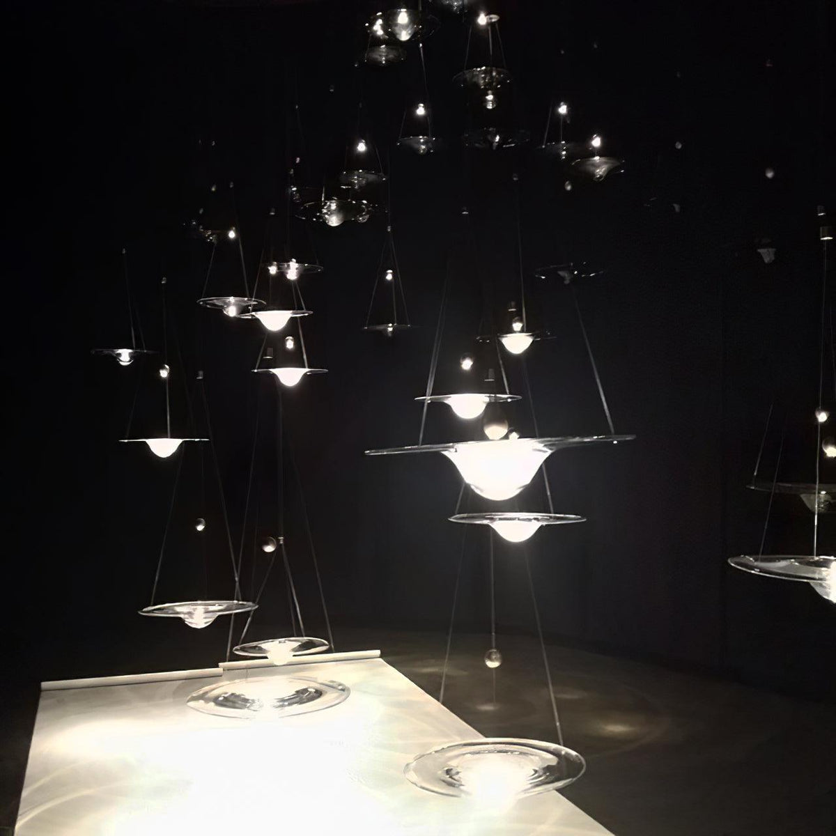 Aurivine hanglamp van messing met minimalistisch ontwerp