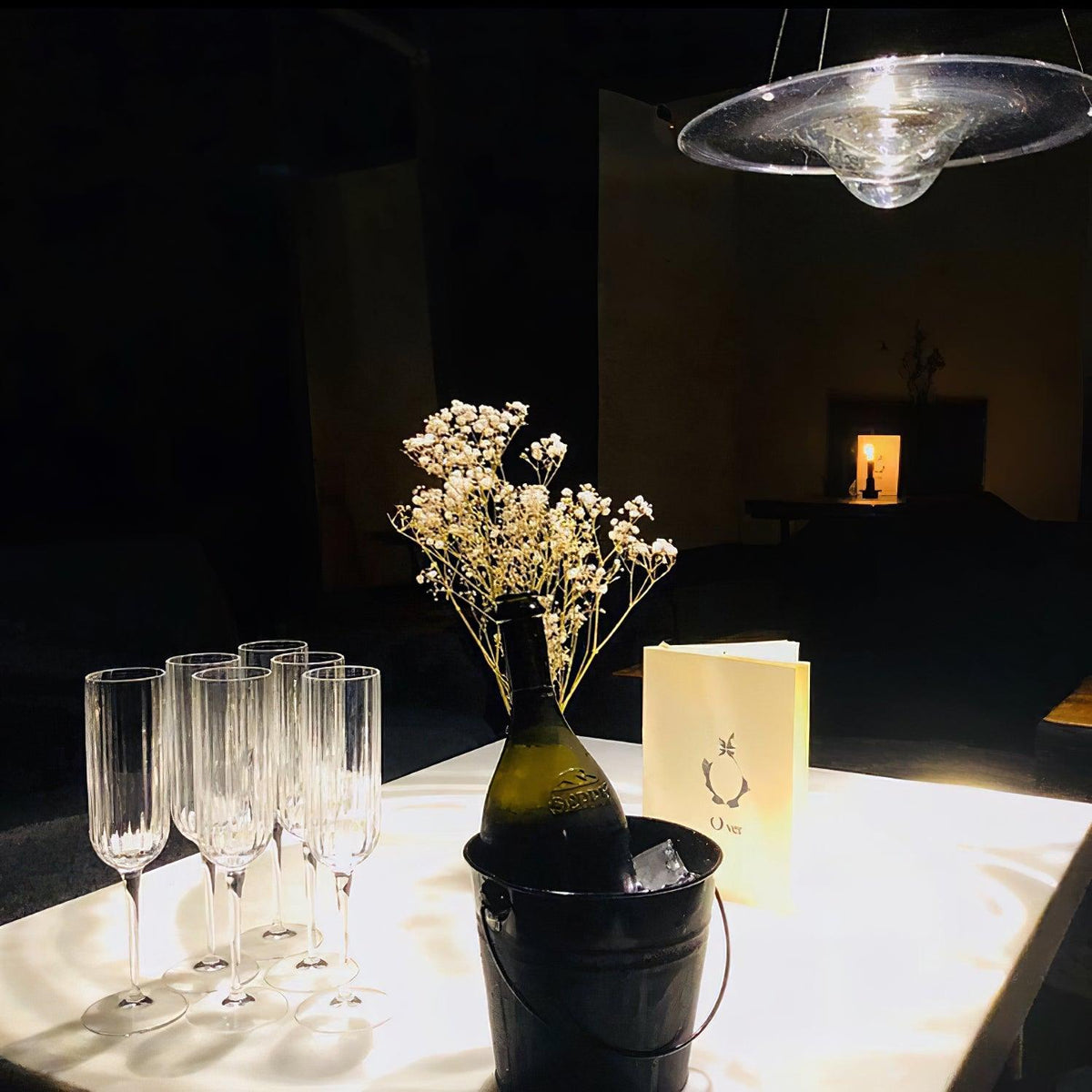 Aurivine hanglamp van messing met minimalistisch ontwerp