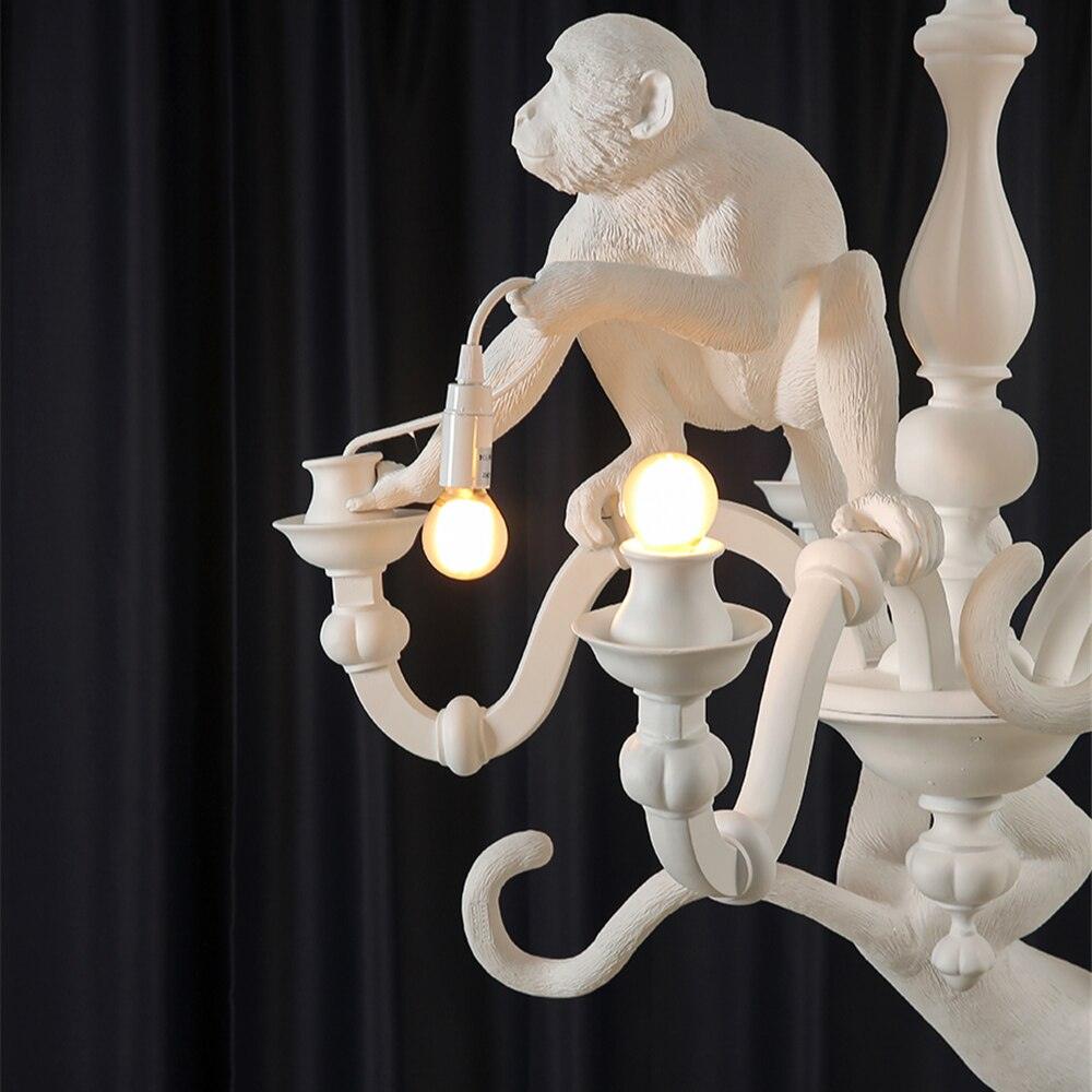 Tixor Monkey Kroonluchter Zwart Speels Beeldhouwwerk