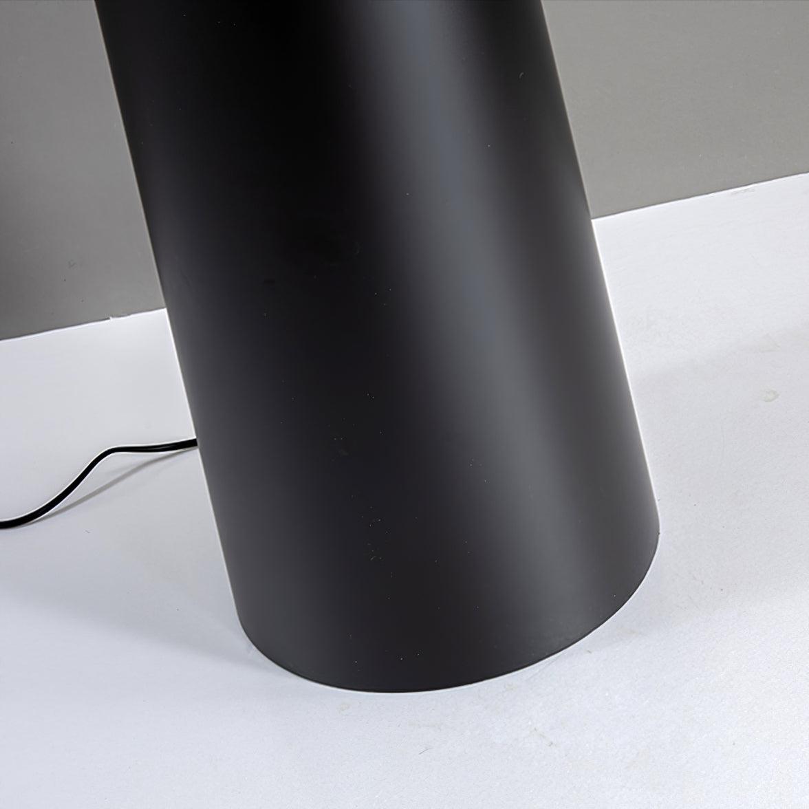 Linania vloerlamp met stoffen kap in minimalistisch ontwerp