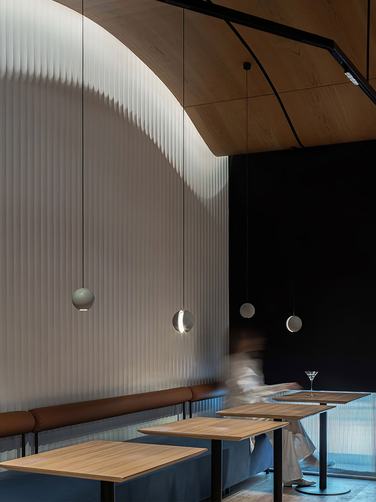 Umi hanglamp van beton met bolvormige maan Minimalistisch