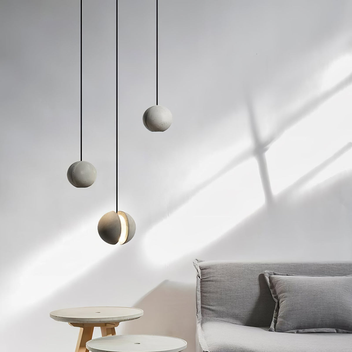 Umi hanglamp van beton met bolvormige maan Minimalistisch