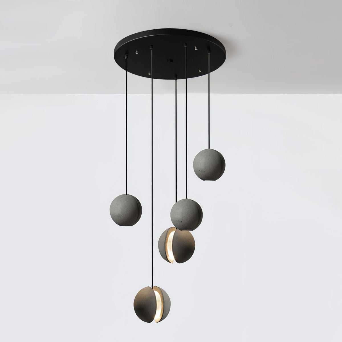 Umi hanglamp van beton met bolvormige maan Minimalistisch