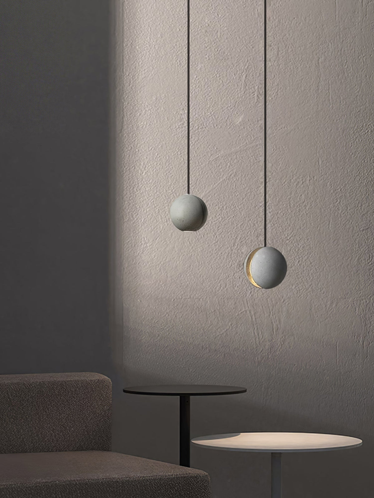 Umi hanglamp van beton met bolvormige maan Minimalistisch