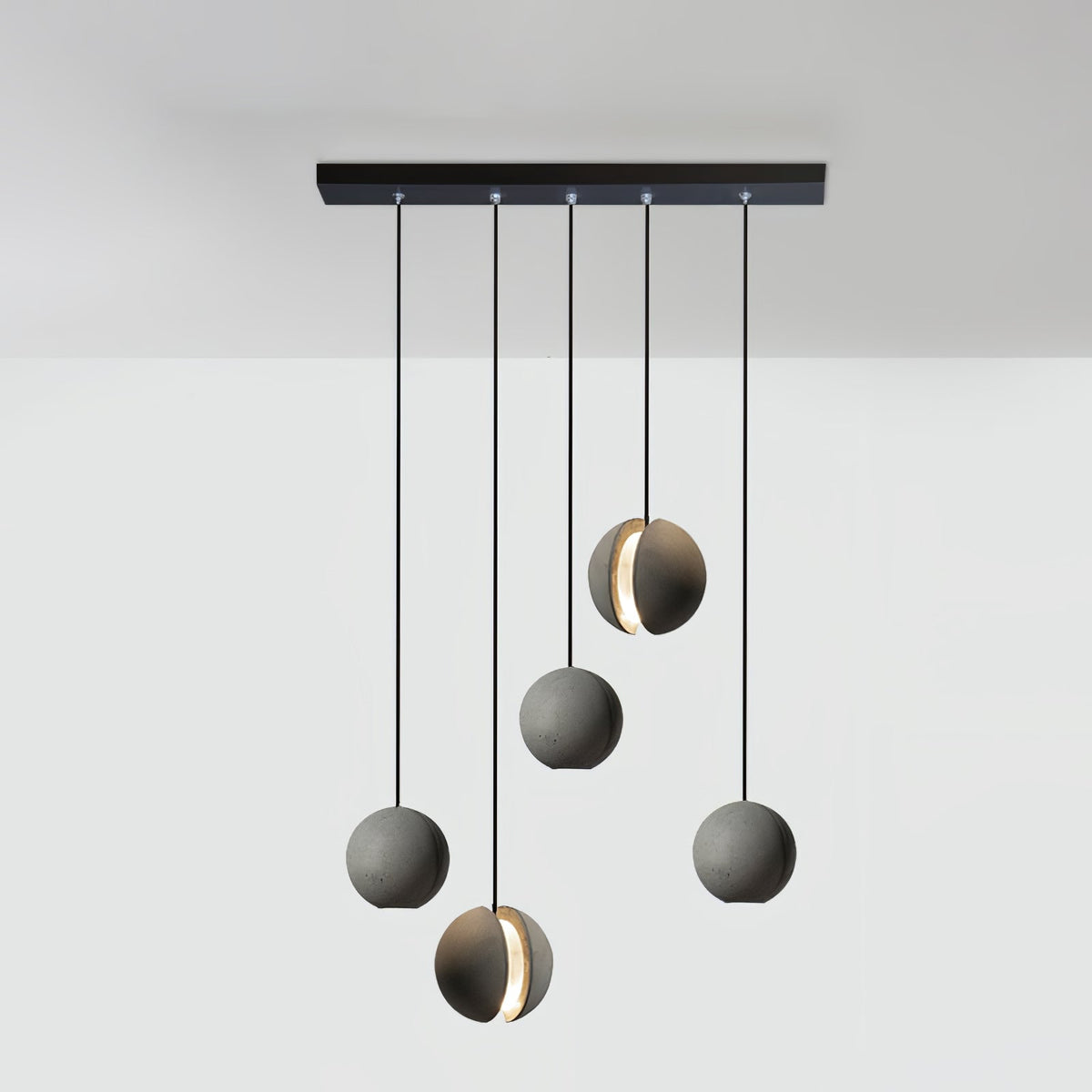 Umi hanglamp van beton met bolvormige maan Minimalistisch