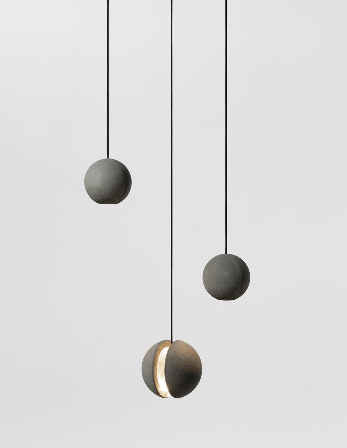 Umi hanglamp van beton met bolvormige maan Minimalistisch