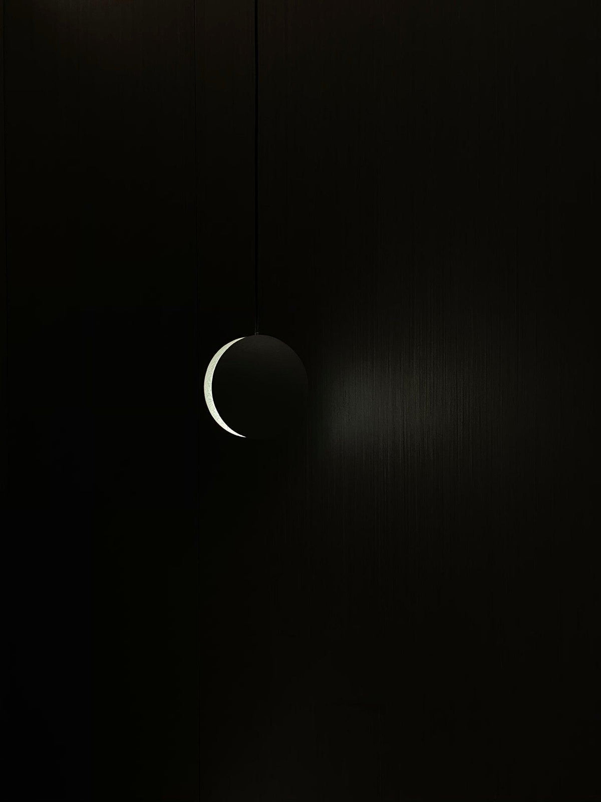 Umi hanglamp van beton met bolvormige maan Minimalistisch