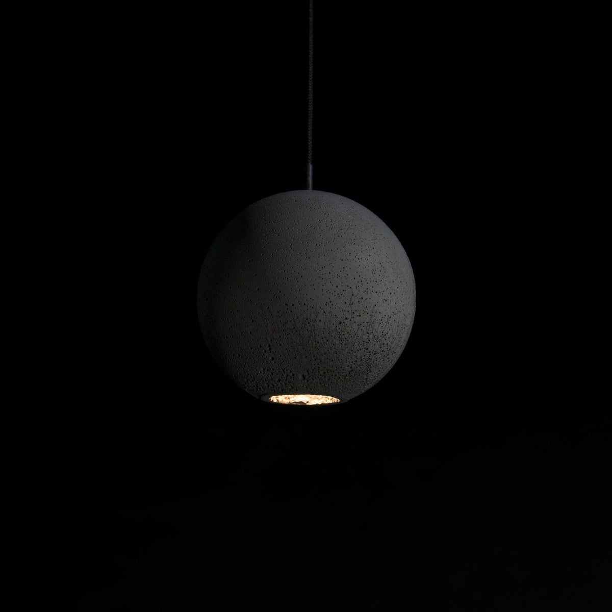 Umi hanglamp van beton met bolvormige maan Minimalistisch