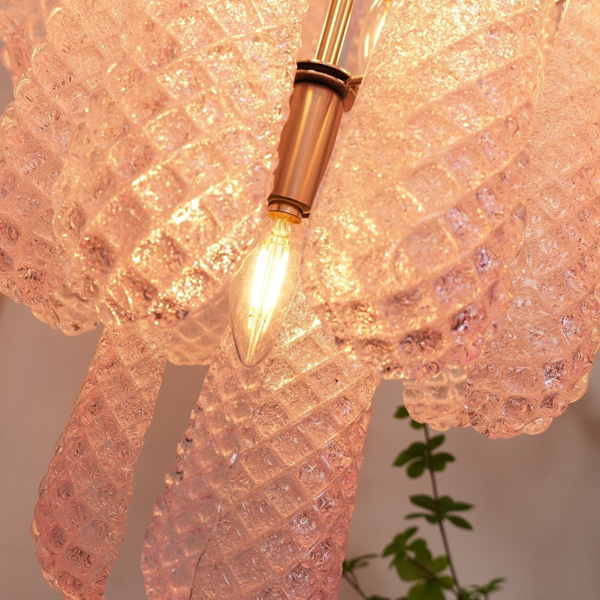 Cirelian kroonluchter met roze druipende cascade romantisch