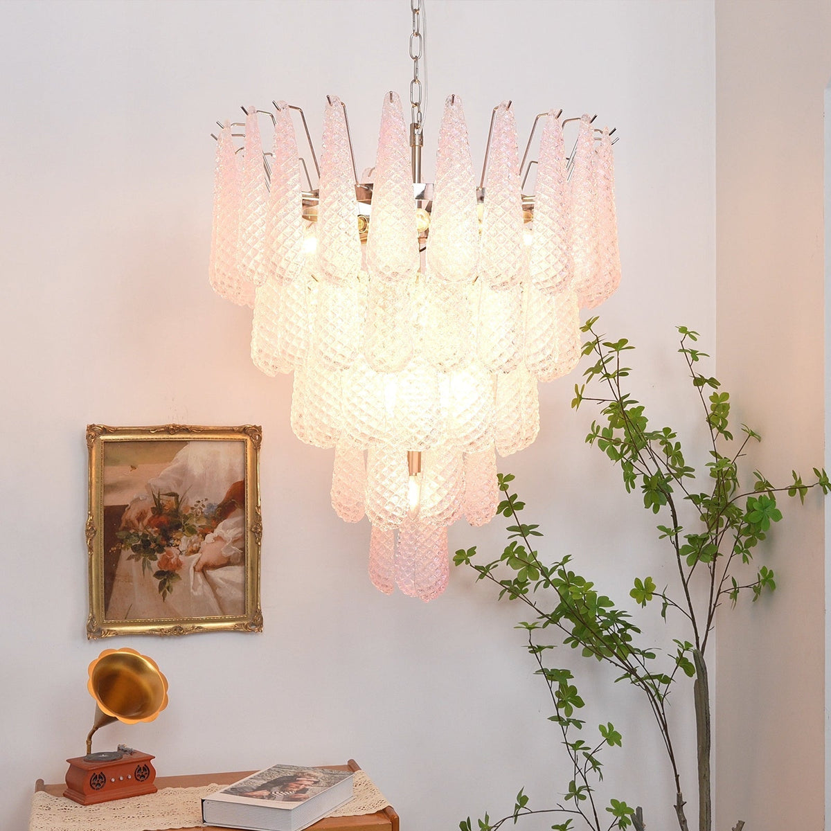 Cirelian kroonluchter met roze druipende cascade romantisch