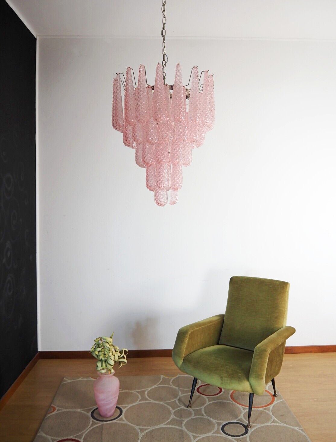 Cirelian kroonluchter met roze druipende cascade romantisch