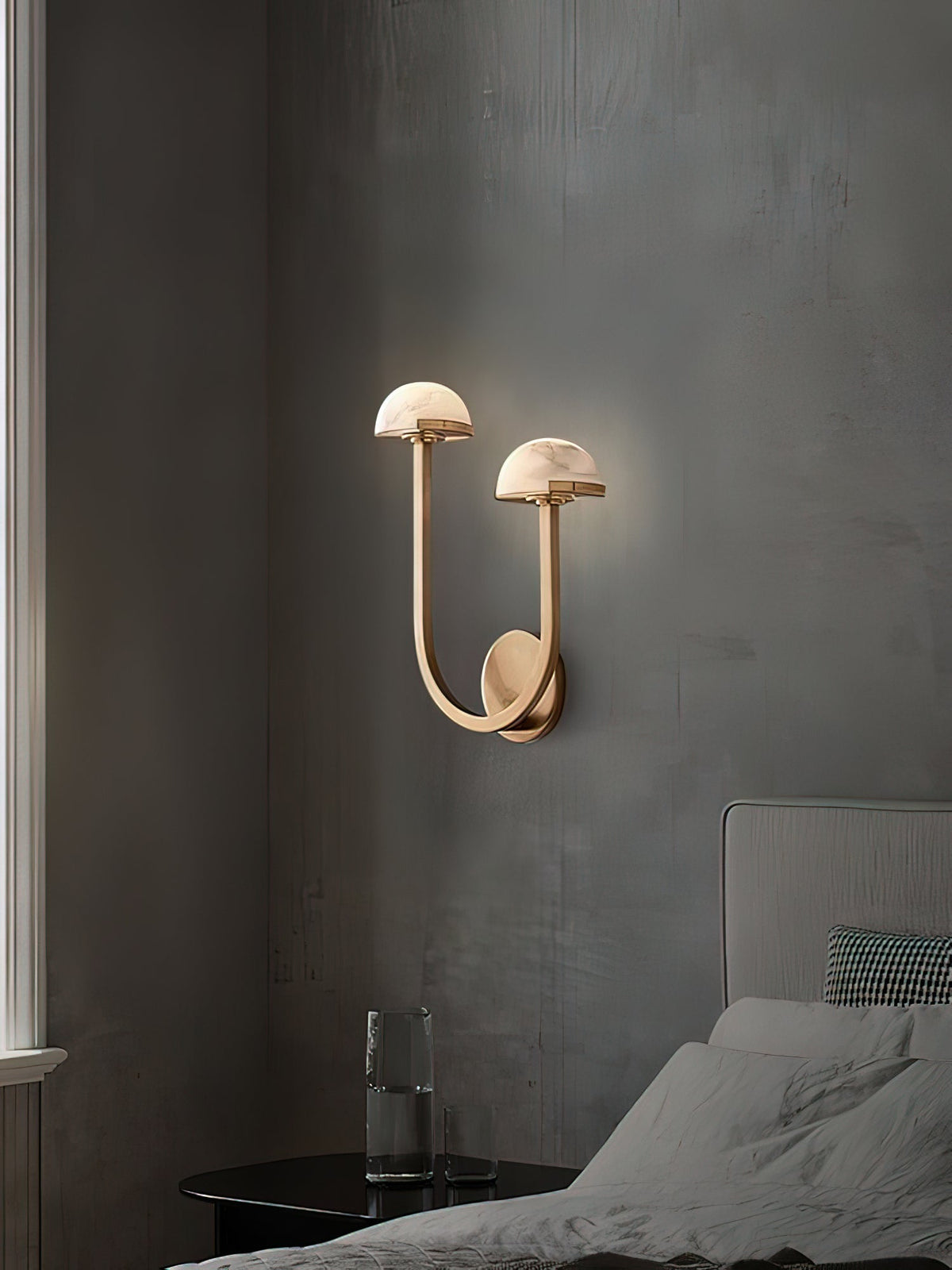 Vitalira dubbele albasten wandlamp met goudkleurige afwerking
