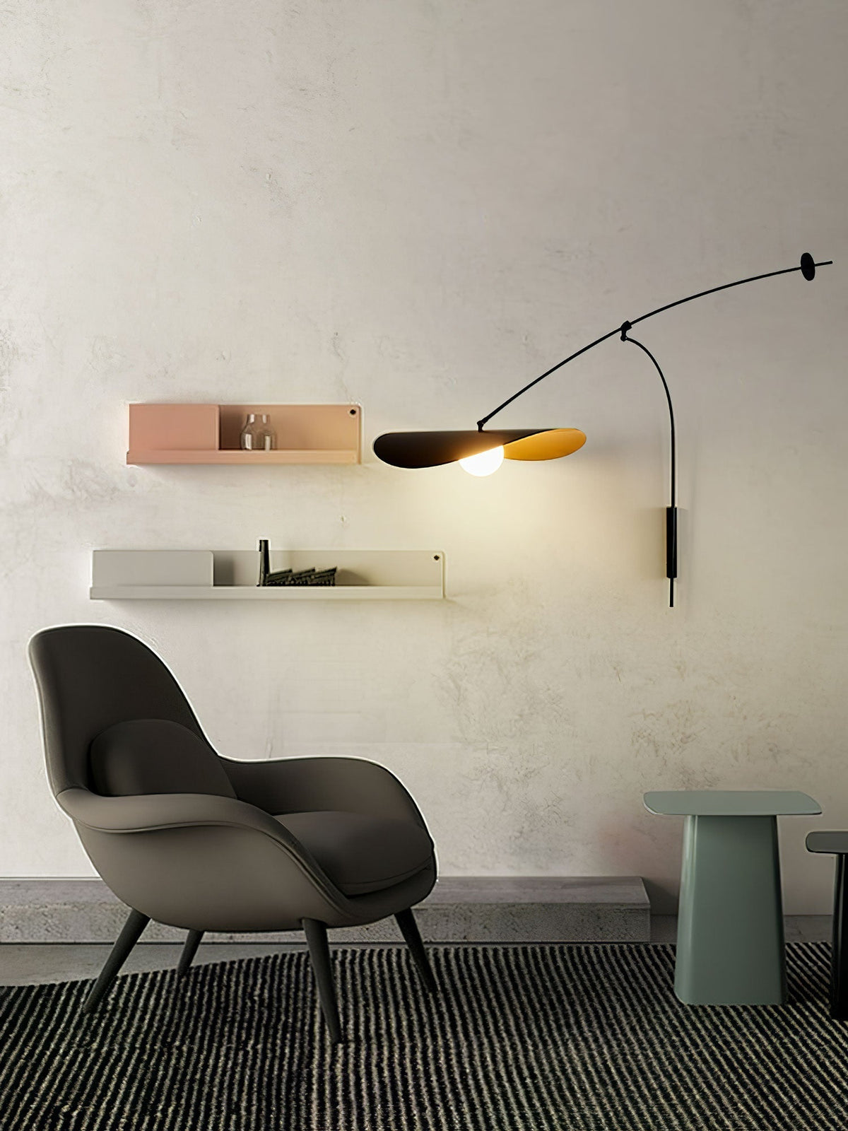Tirove wandlamp van glas in minimalistisch ontwerp