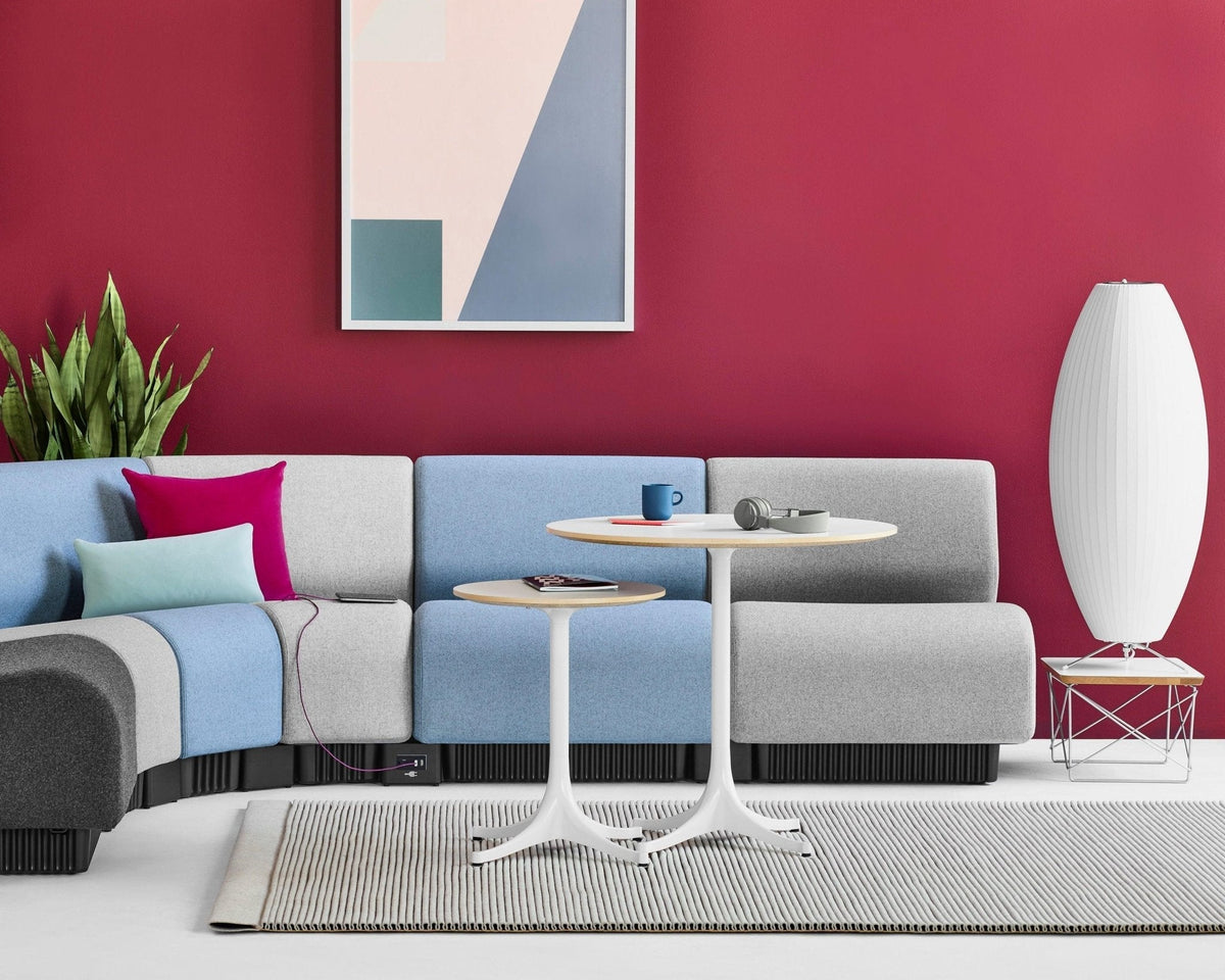 Rostix tafellamp van staal in minimalistisch industrieel ontwerp