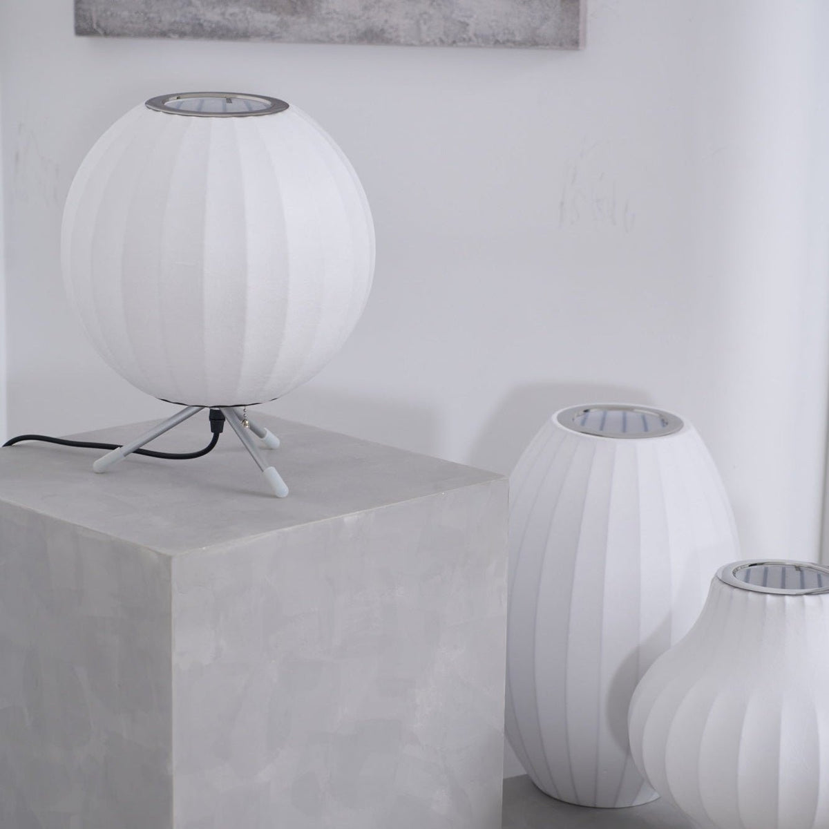 Rostix tafellamp van staal in minimalistisch industrieel ontwerp