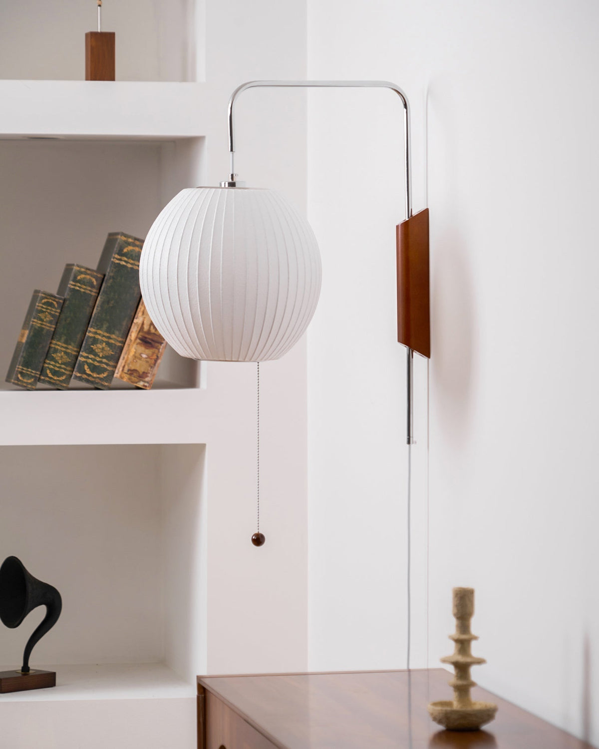 Aldinira wandlamp walnoot bal