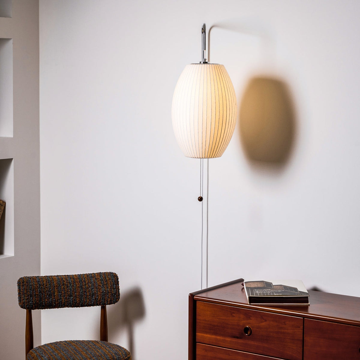 Aldinira wandlamp walnoot bal