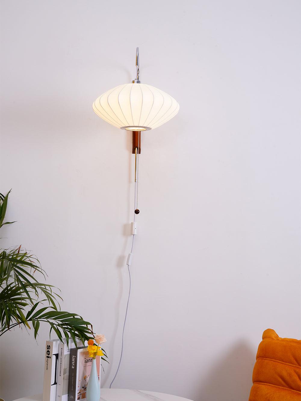 Aldinira wandlamp walnoot bal