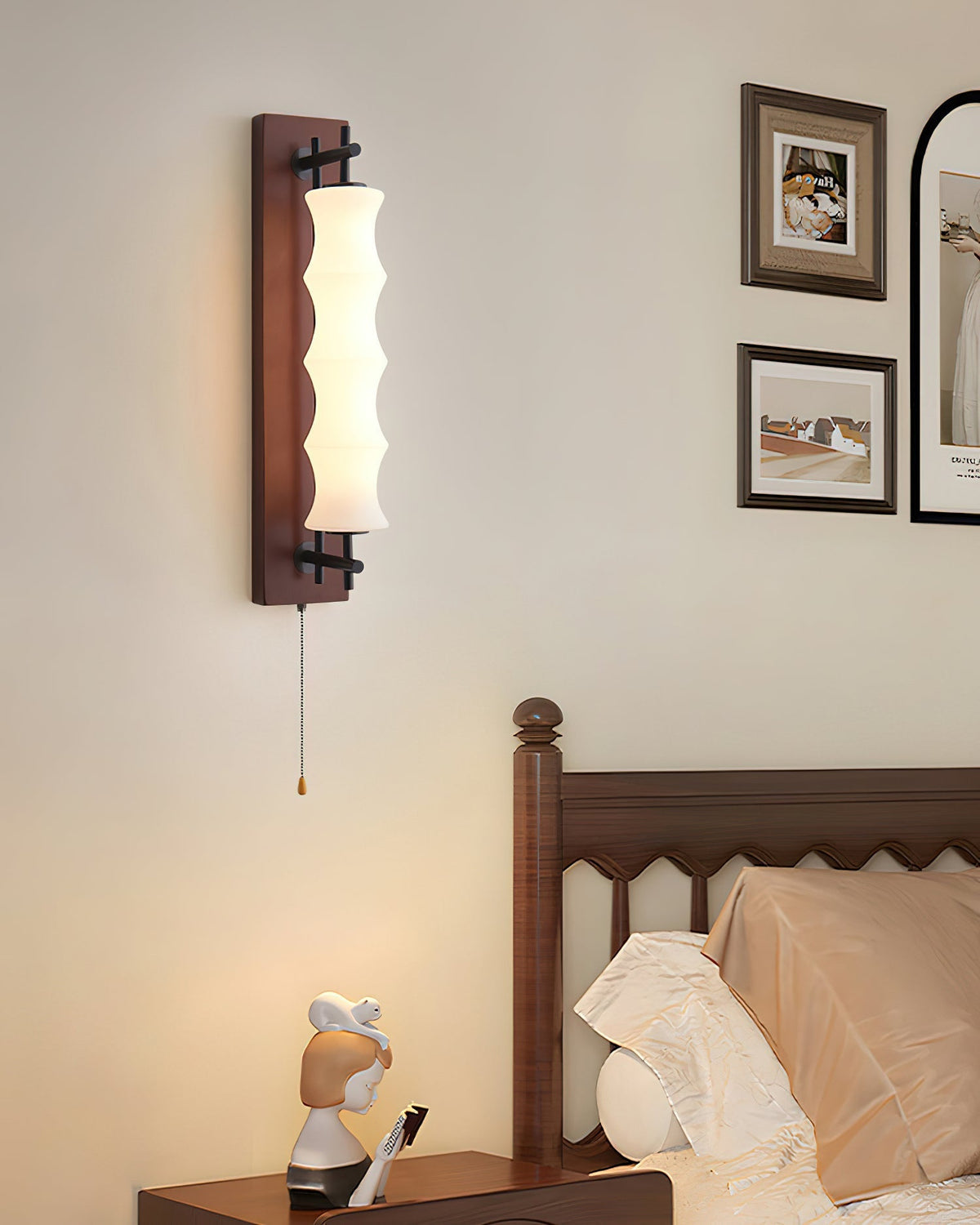 Eireelia wandlamp met golfpatroon in glas