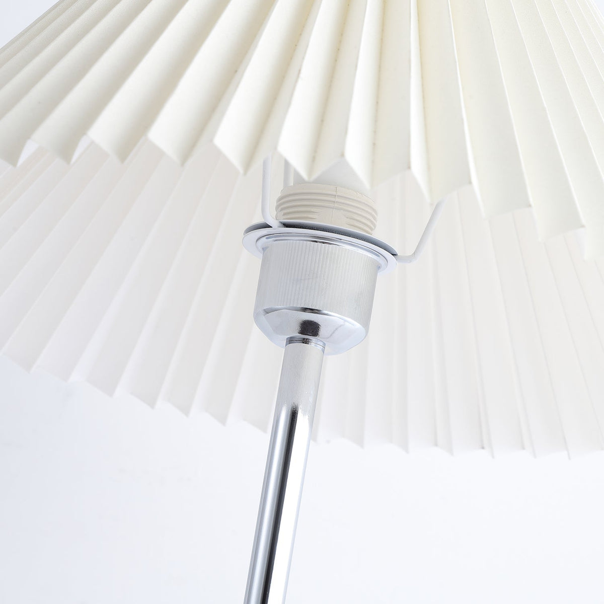 Syliriella moderne tafellamp van hout