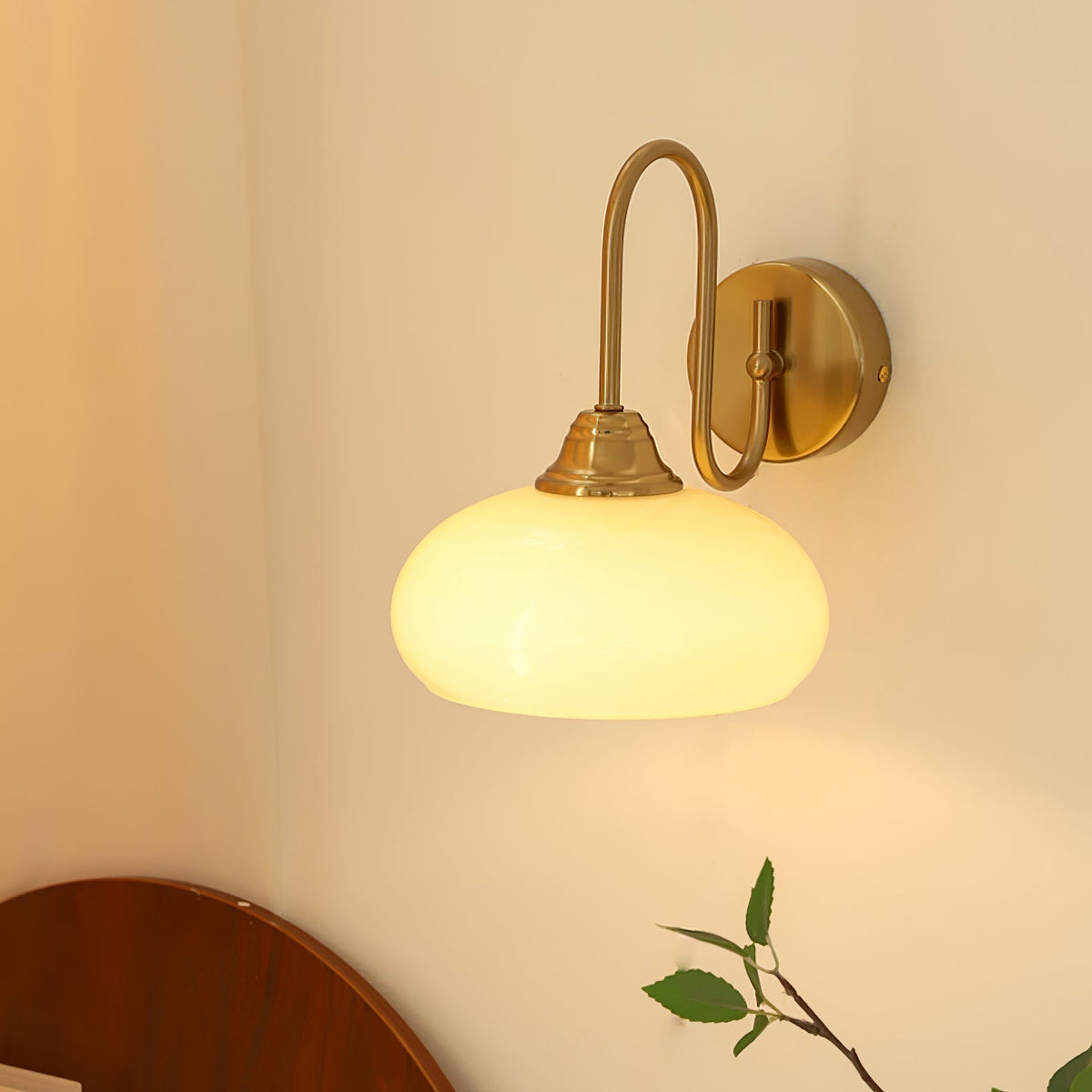 Ophaan wandlamp
