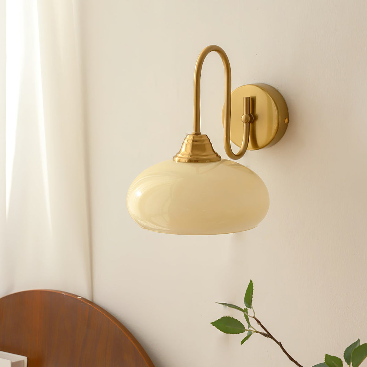 Ophaan wandlamp