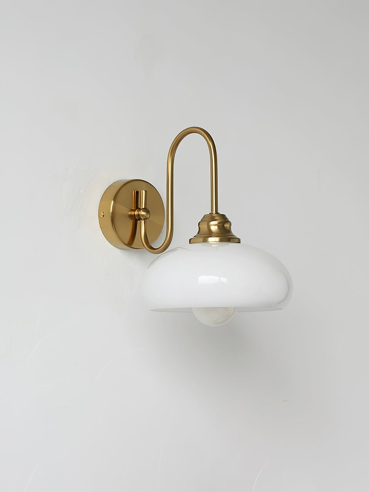 Ophaan wandlamp